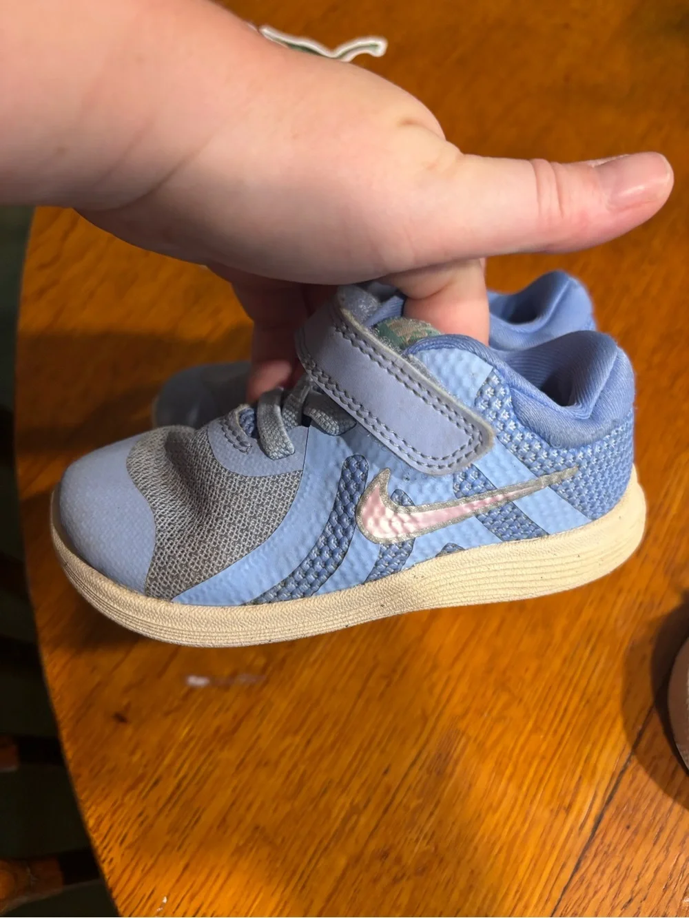 Nike Kids Sneakers in White and Brown Rubber Sole